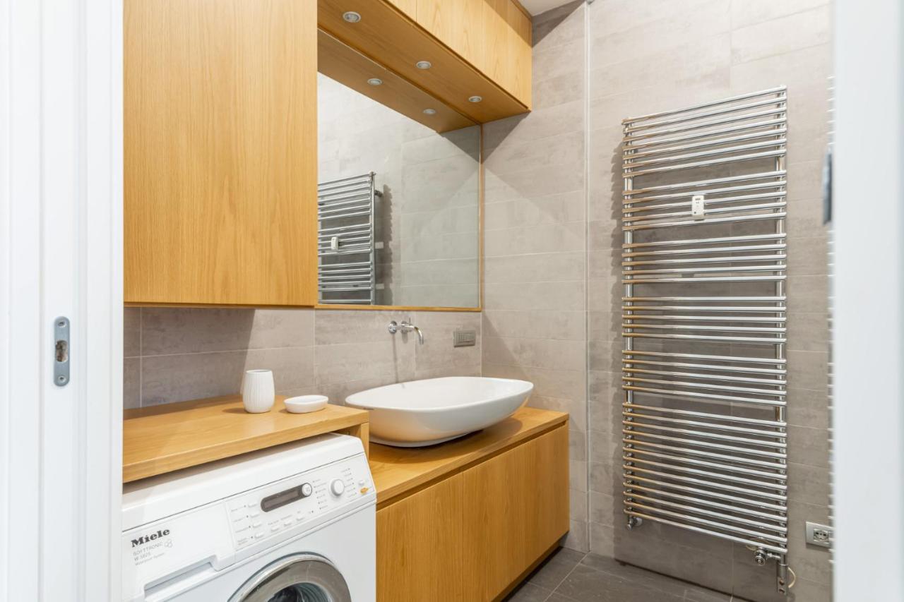 Easylife - Elegante Dimora Due Passi Dal Duomo Apartment มิลาน ภายนอก รูปภาพ