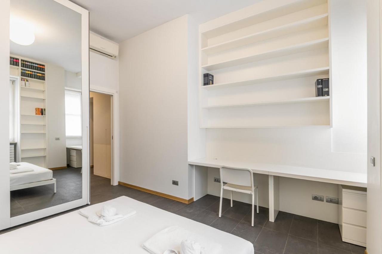 Easylife - Elegante Dimora Due Passi Dal Duomo Apartment มิลาน ภายนอก รูปภาพ